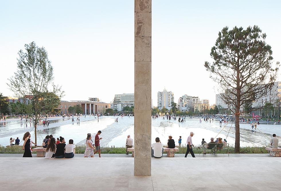 European Prize for Urban Public Space dla głównego placu Tirany